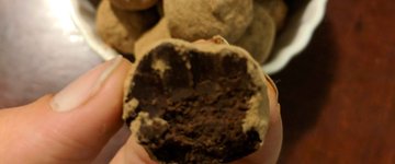 CHOCOLATE ALMOND TRUFFLES