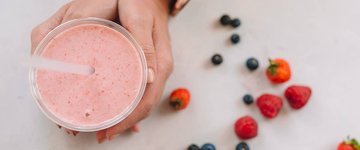 Creamy Raspberry Avocado Smoothie
