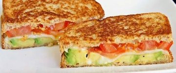 Grapefruit Moon Breakfast Sammy (GF)