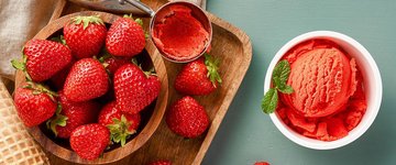 5 Minute Dairy-Free Strawberry Ice Cream