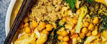 Cauliflower Chickpea Curry & Quinoa