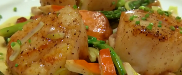Seared Scallops with Asparagus, Edamame & Mushroom