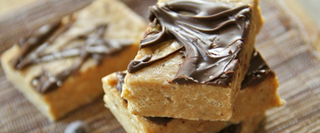 No-Bake Almond Fudge Protein Bars 