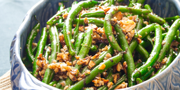 Green Beans with Walnuts and Onions