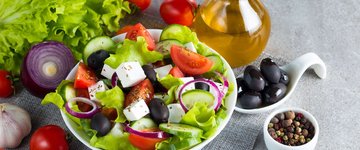 EASY Mediterranean Tuscan Salad