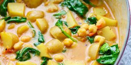 Coconut Curry with Spinach and Potatoes
