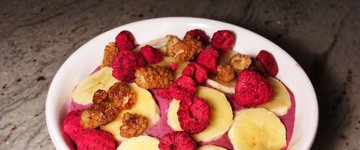Raspberry & Mulberry Smoothie Bowl