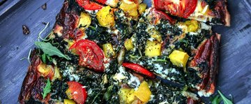 Spinach Mango Salad Pizzettes