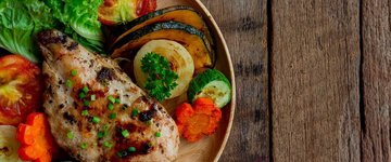 Chicken with Garden Vegetables in Parchment