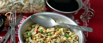 Instant Thai Peanut Noodles with Chicken & Veg