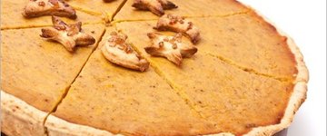 Delicious Holiday Pumpkin Pie with Almond Crust