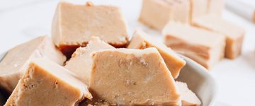 Easy Peanut Butter Protein Bars