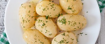 Sonkás-mozzarellás hideg burgonyasaláta