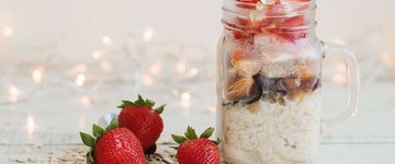 Nutty Strawberry Overnight Oats