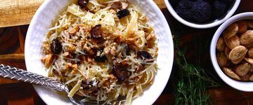 Shredded Chicken with Figs, Almonds & Thyme