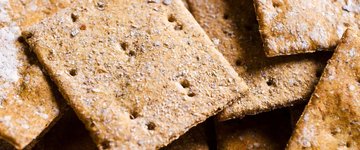 Cinnamon Oat Crackers