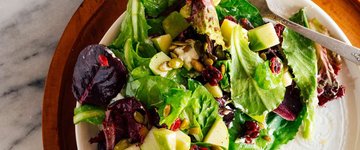 Mixed Greens with Grilled Chicken and Apples