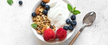 Oatmeal Parfait with Bananas & Grapes