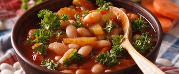 EASY Crockpot Minestrone Soup