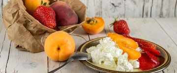 Cottage Cheese and Fruit
