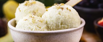 Vegan No-Churn Eggnog Ice Cream