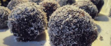 Chocolate Coconut Protein Brownie Balls