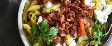 Pasta with Goat Cheese, Bacon & Fresh Chives