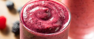 Berry Banana Smoothie with Kale