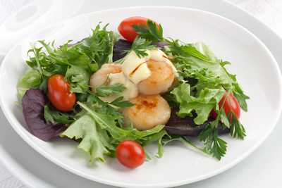 Curried Scallop-Apple Salad