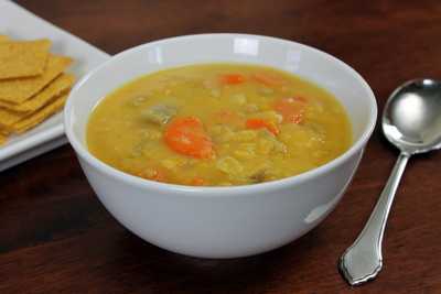 Hungarian Yellow Pea Soup (Sargaborso Leves)