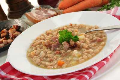 White Bean Soup with Sun-Dried Tomatoes