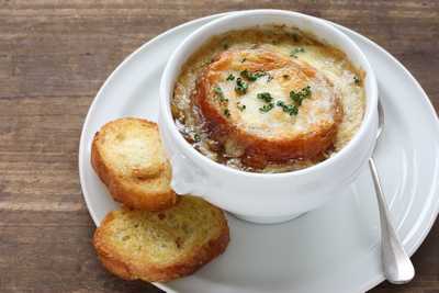 Quick French Onion Soup with Chickpeas