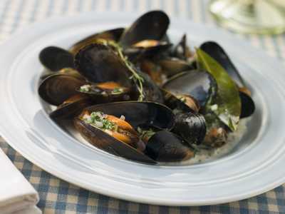 Steamed Mussels with Ginger and Shallots