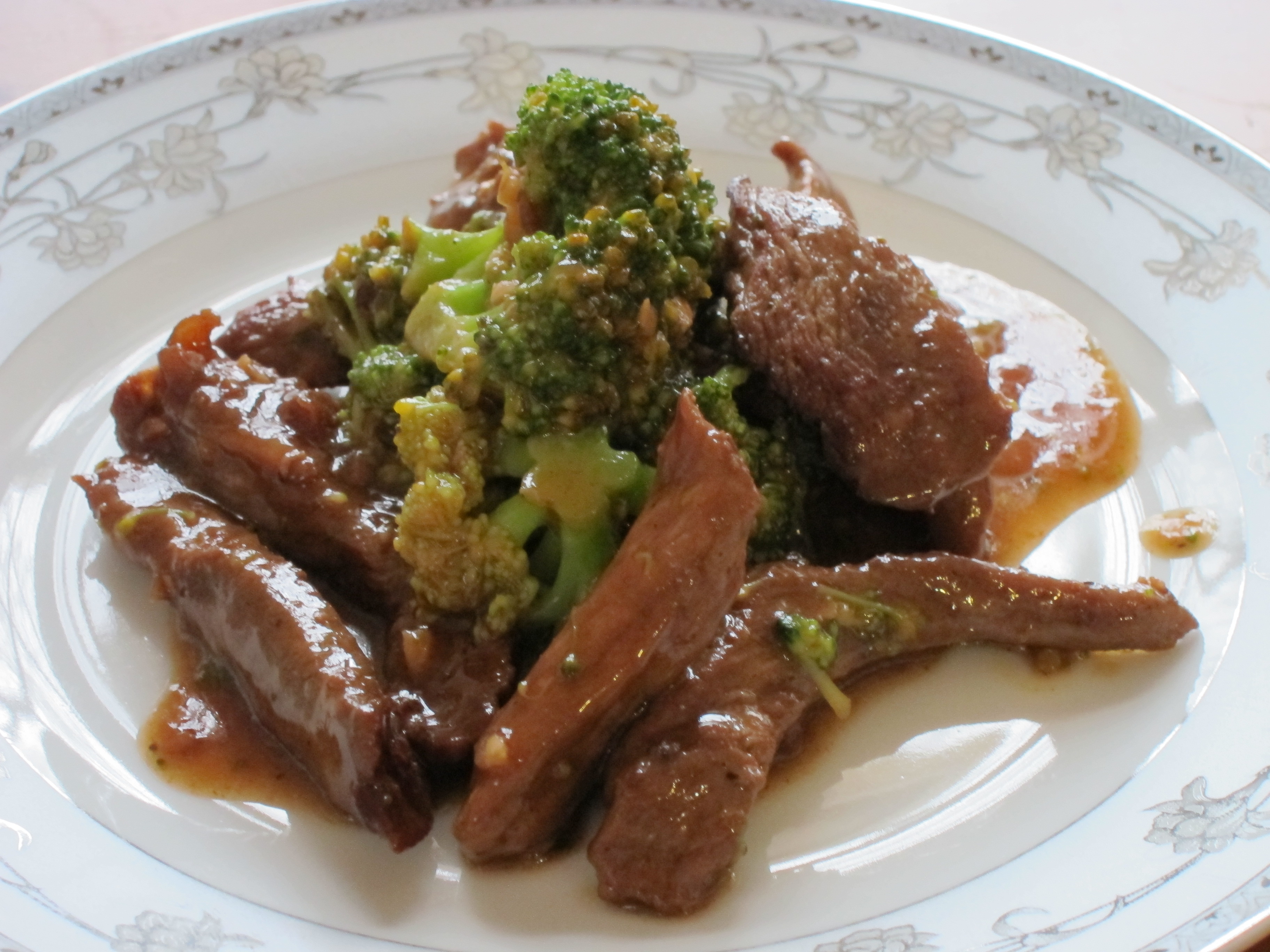 Stir-Fried Beef with Broccoli and Garlic