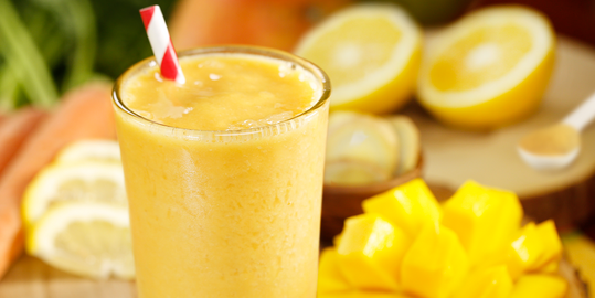 Mango-Banana Smoothie with Lemon Juice