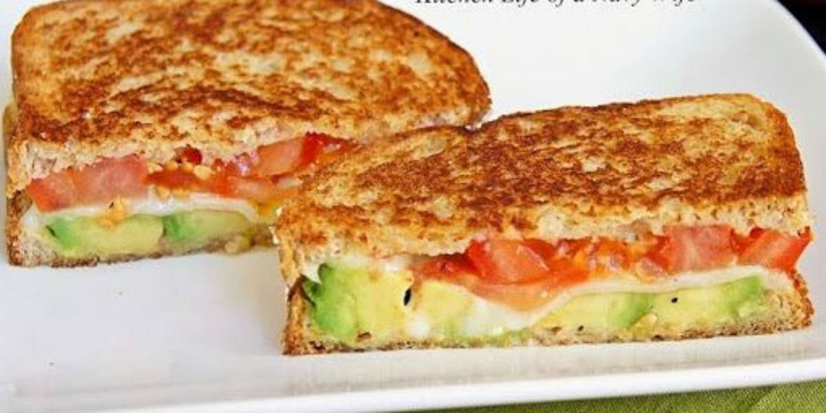 Grapefruit Moon Breakfast Sammy (GF)