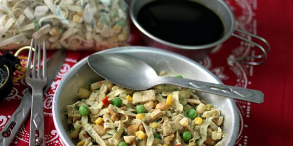 Instant Thai Peanut Noodles with Chicken & Veg