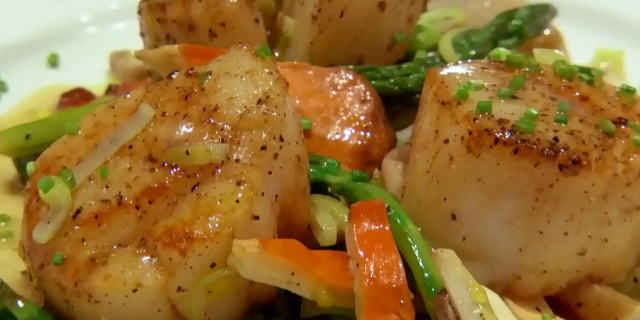 Seared Scallops with Asparagus, Edamame & Mushroom