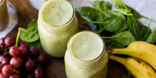 Almond Butter & Jelly Green Smoothie