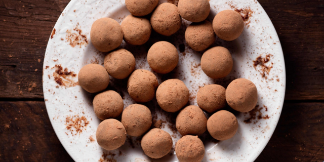 Raw Chocolate-Ginger Truffles