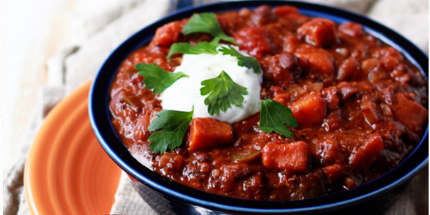 Slow Cooker Quinoa, Sweet Potato, Black Bean Chili