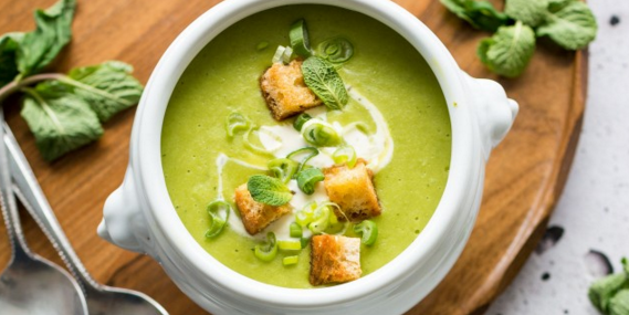 5-Ingredient Pea & Mint Soup