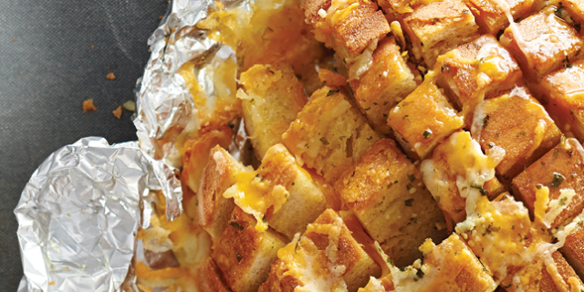 Pull-Apart Cheesy Garlic Bread