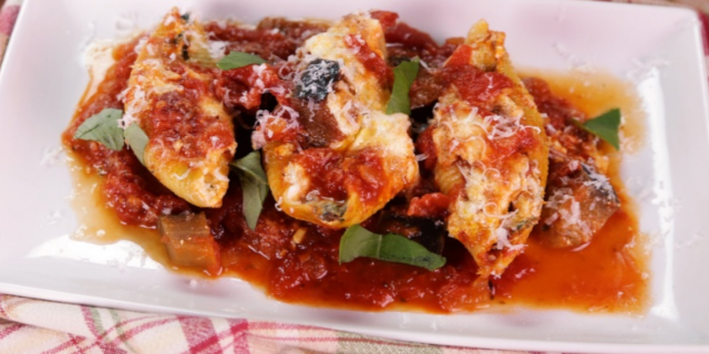 Stuffed Shells with Pomodoro Sauce and Salad