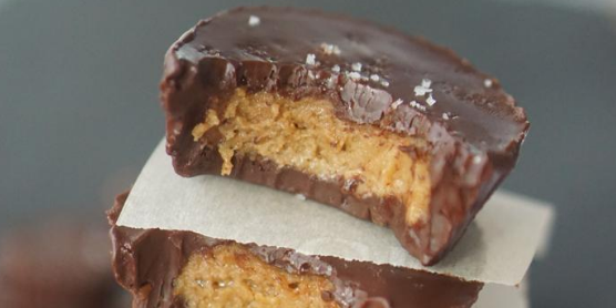 Peanut Butter Cups with Banana & Dark Chocolate