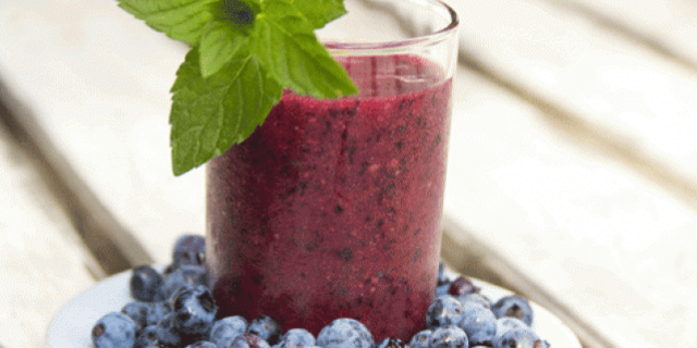 Lentil Berry Protein Smoothie