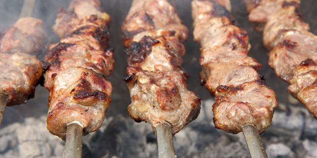 Mexican Chicken Skewers with Guacamole