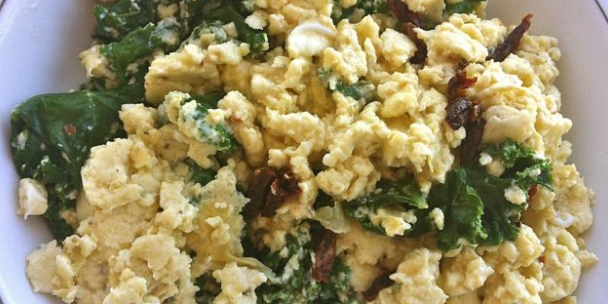 Kale Sun-Dried Tomato Eggy Scramble