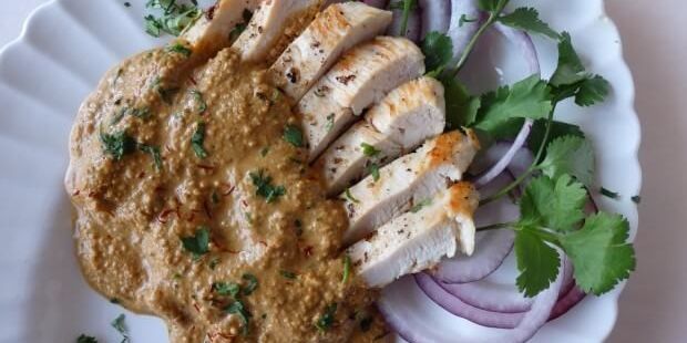 Walnut Sauce Over Grilled Chicken