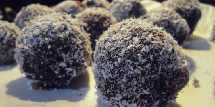 Chocolate Coconut Protein Brownie Balls